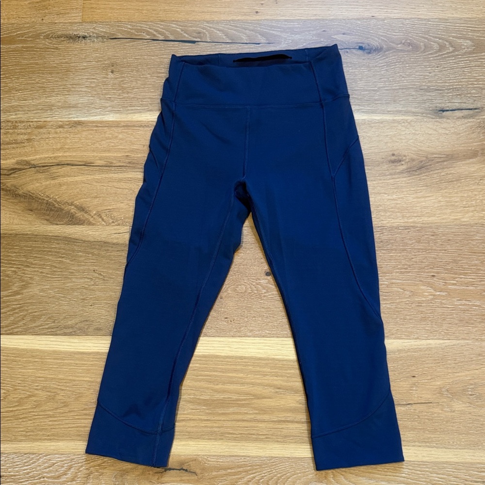 lululemon athletica women’s Deep Blue Leggings size 6
